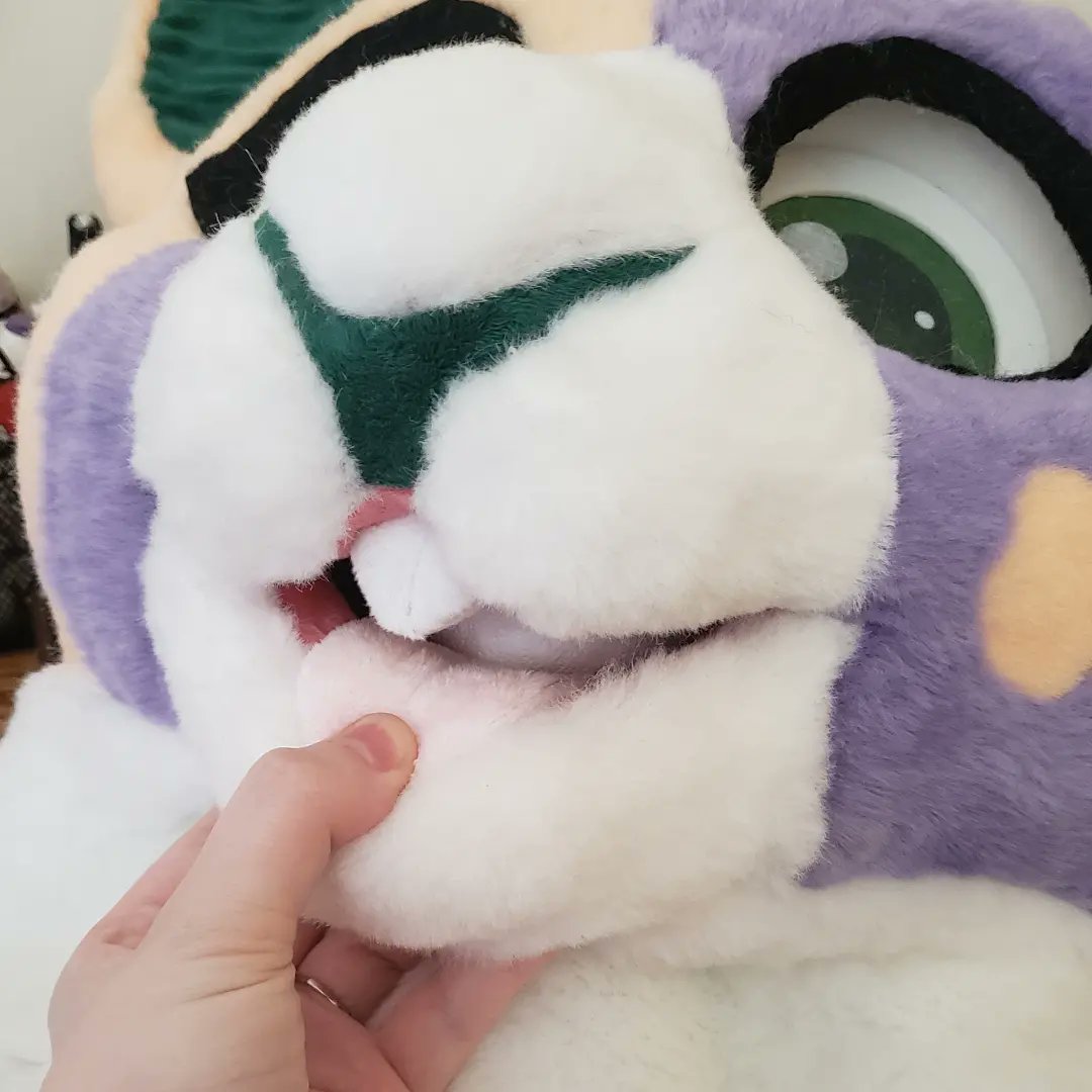 Chrysanthemum the bunny is finished!! Head only commission, NFS.
I love how this turned out!! Very satisfied with my new Bunny/Goat headbase mold.