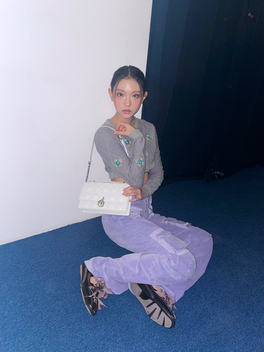 miucciasboy's tweet photo. haerin wearing kiko kostadinov ballet flats https://t.co/yVrIlsvPdP