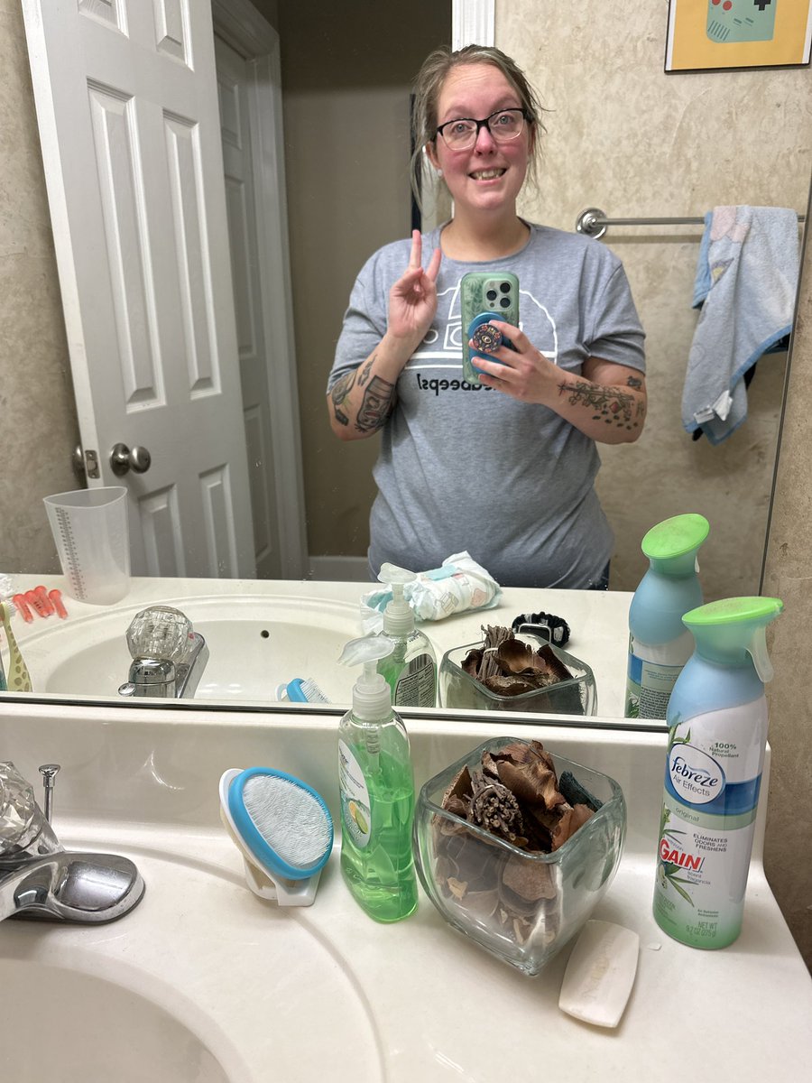 meladanielle's tweet photo. I just sobbed for 20 minutes for a reason unknown to me. Living my best life lmao

Anyway, how’ve you been? https://t.co/ybNRvuHMpJ