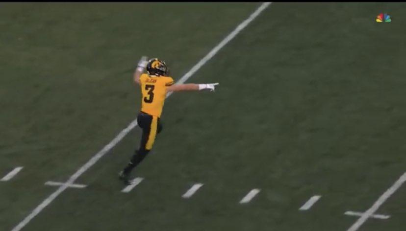 Coach_Matson's tweet image. My favorite Iowa tradition has always been “The Wave” 
#SkiUMah #GoGophers