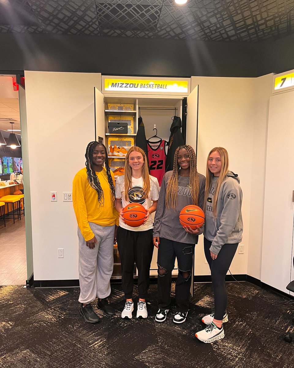 maddi_stewart10 tweet media