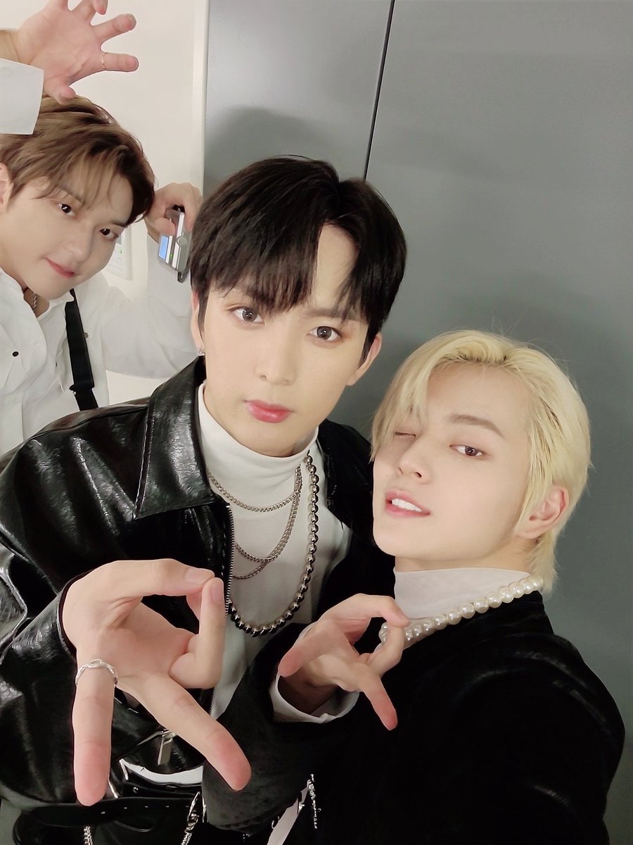 WOOSEOK_france's tweet photo. 📸  ⋮  21.10.23

⋆⠎ @FANTASYBOYS_TWT  ⋮  #WOOSEOK #우석 #KIMWOOSEOK #김우석 #FANTASYBOYS #소년판타지  ༄

Wooseok apparaît sur des photos avec Lingqi (@FranceLingQi) publiées par Sungmin (@HongSungmin_FR) https://t.co/WEh3F6IgXj