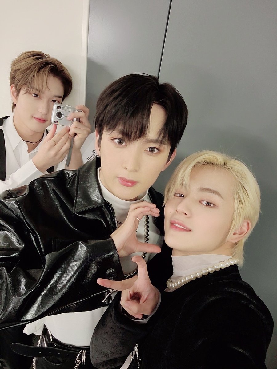 WOOSEOK_france's tweet photo. 📸  ⋮  21.10.23

⋆⠎ @FANTASYBOYS_TWT  ⋮  #WOOSEOK #우석 #KIMWOOSEOK #김우석 #FANTASYBOYS #소년판타지  ༄

Wooseok apparaît sur des photos avec Lingqi (@FranceLingQi) publiées par Sungmin (@HongSungmin_FR) https://t.co/WEh3F6IgXj