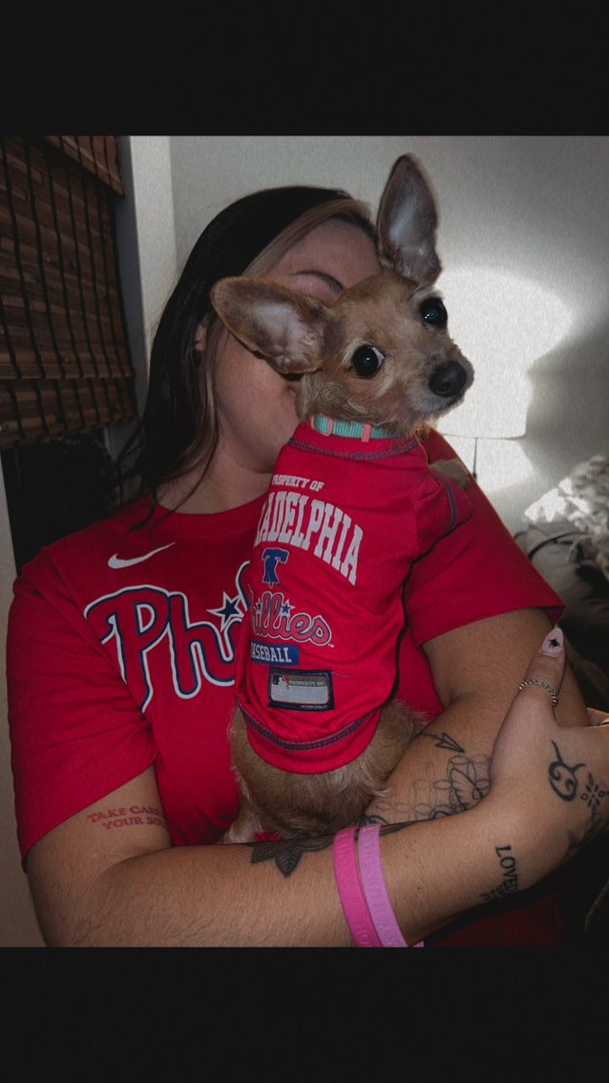 abbe_ecret's tweet photo. Marsh isn't the only one barking for the phils❤️⚾️ #wetthebeard @brandon_marsh22 https://t.co/YLIIxdWwoE
