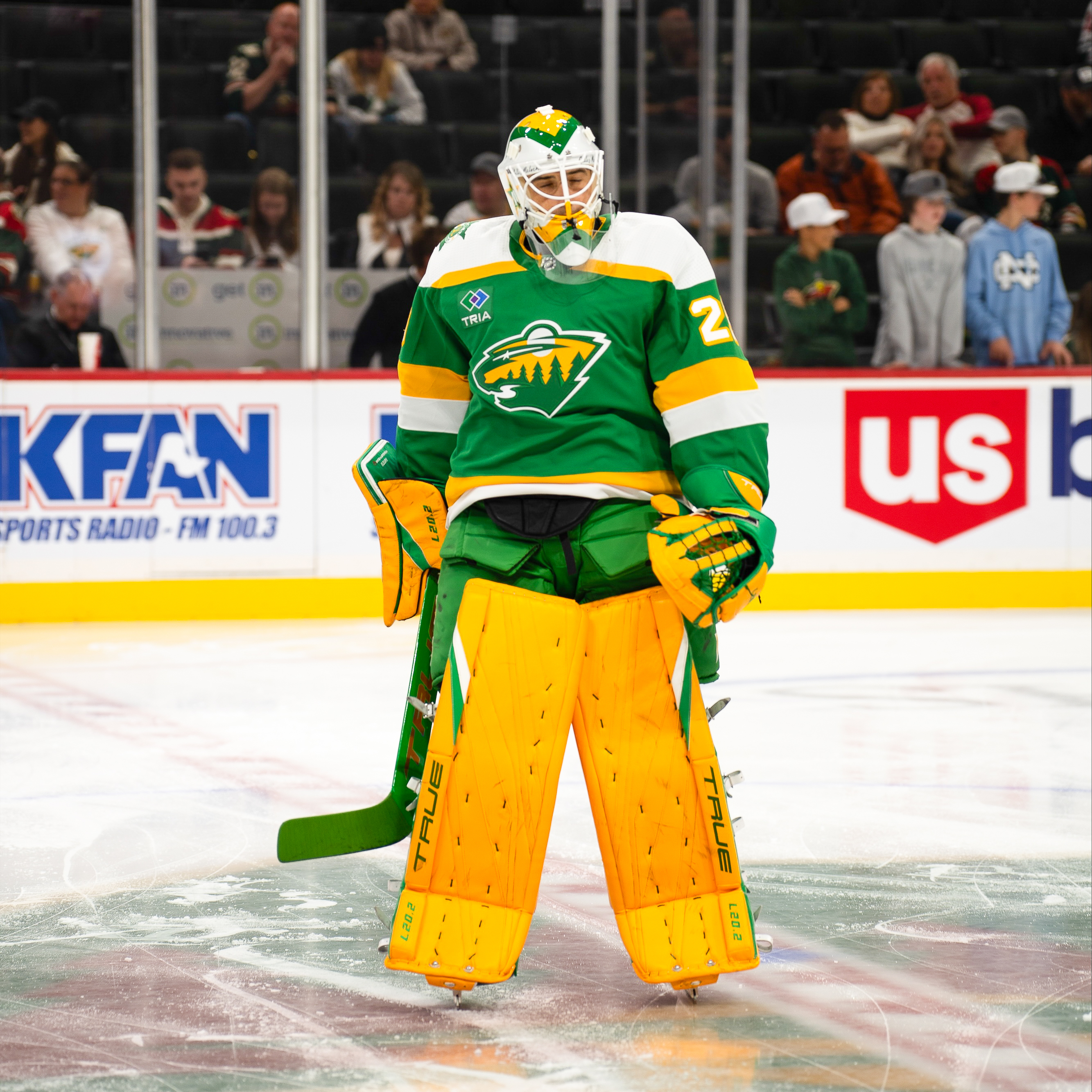NHL X Marc Andre Fleury simply never misses with his setups. https t pJ4JjVHHuw X