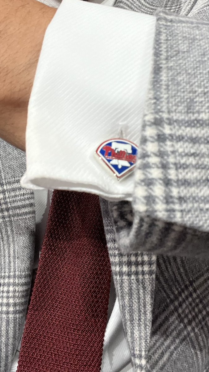 KevinNegandhi's tweet photo. In studio cufflinks tonight. https://t.co/FKb4XegYjS