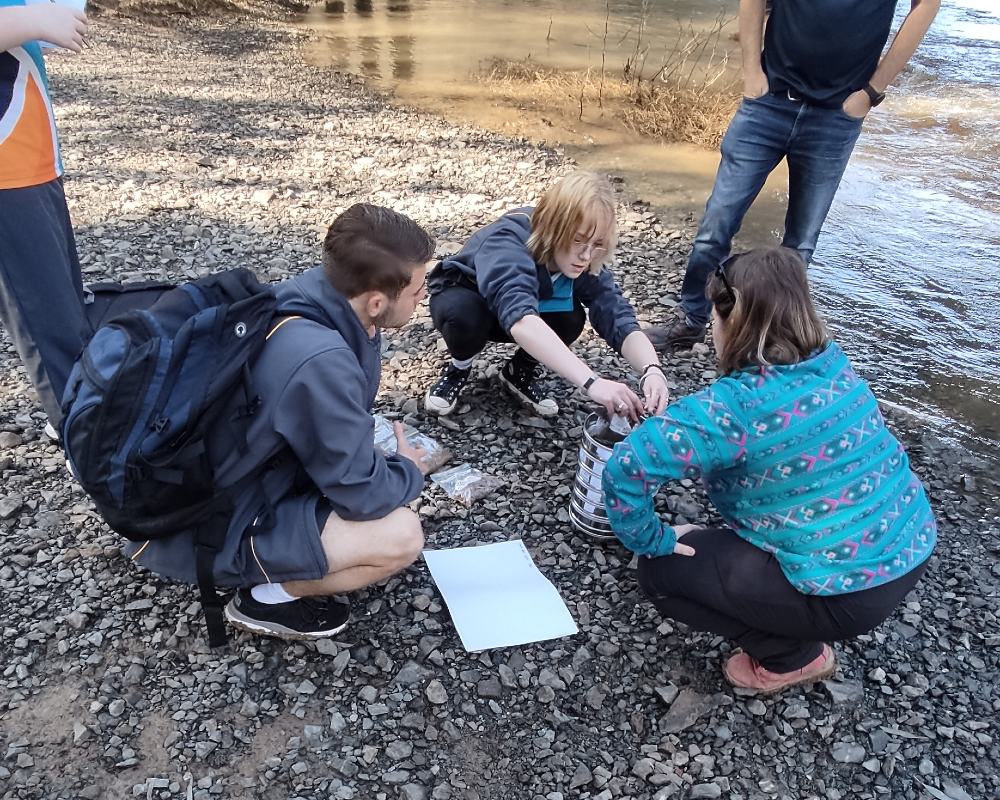 📸 Photo highlights from when students from the Greater Shepparton Secondary College joined scientists from the Lower Goulburn Flow-MER project on the banks of the Goulburn River to learn more about environmental flows. Find out more: bit.ly/46wVcbp
