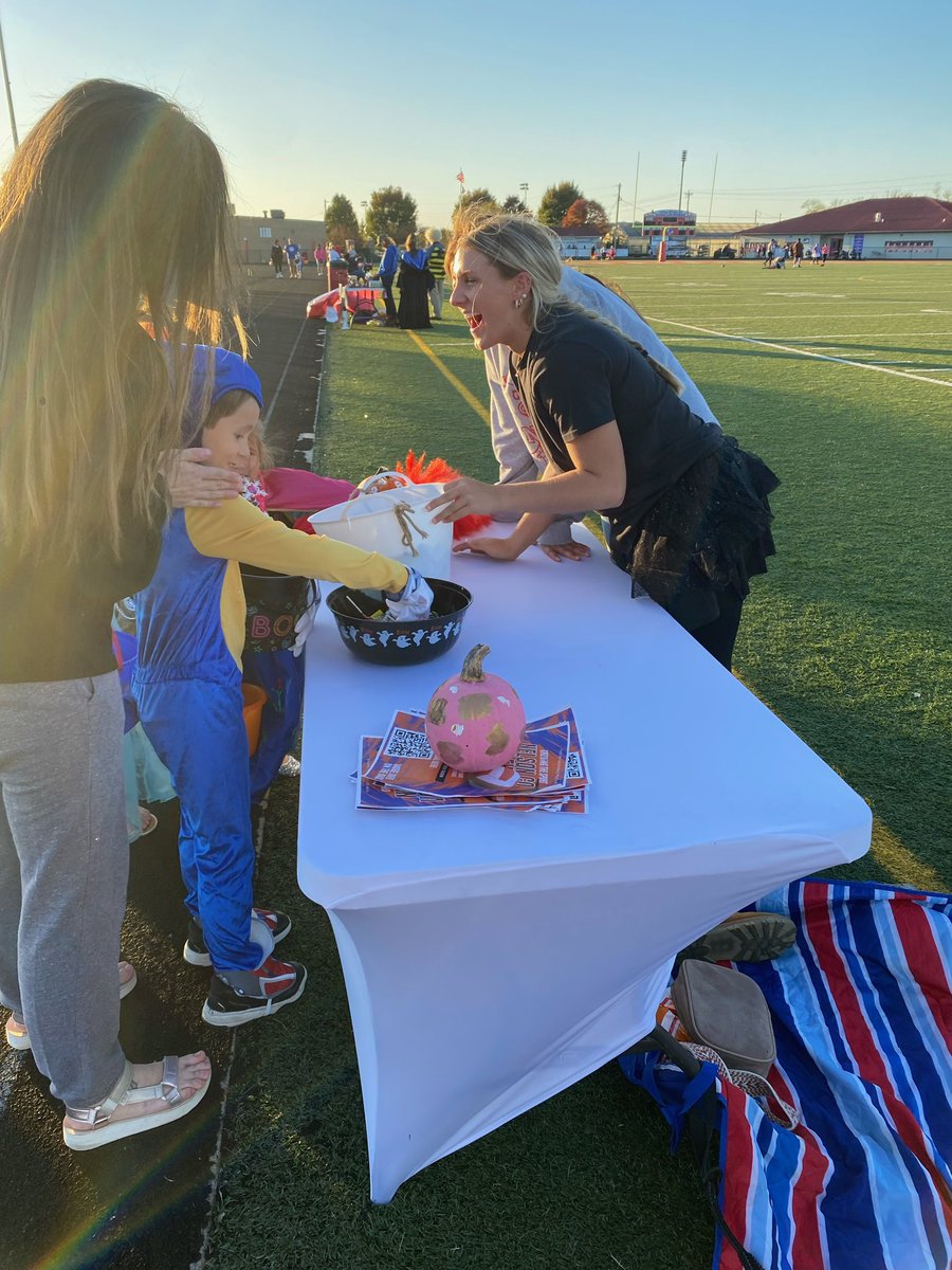 nchsladycardsvb's tweet photo. Trick or Treat at the Track was a success! It was great seeing our community coming together to have some fun. Loved all the costumes that came by the volleyball table tonight! #FullNelson #volleyball https://t.co/ZLnulzd7Ye