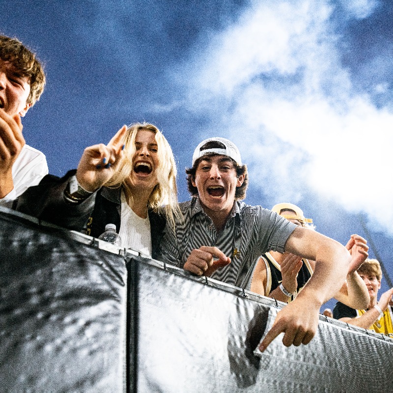 WakeFB's tweet photo. WHAT.
A.
NIGHT.