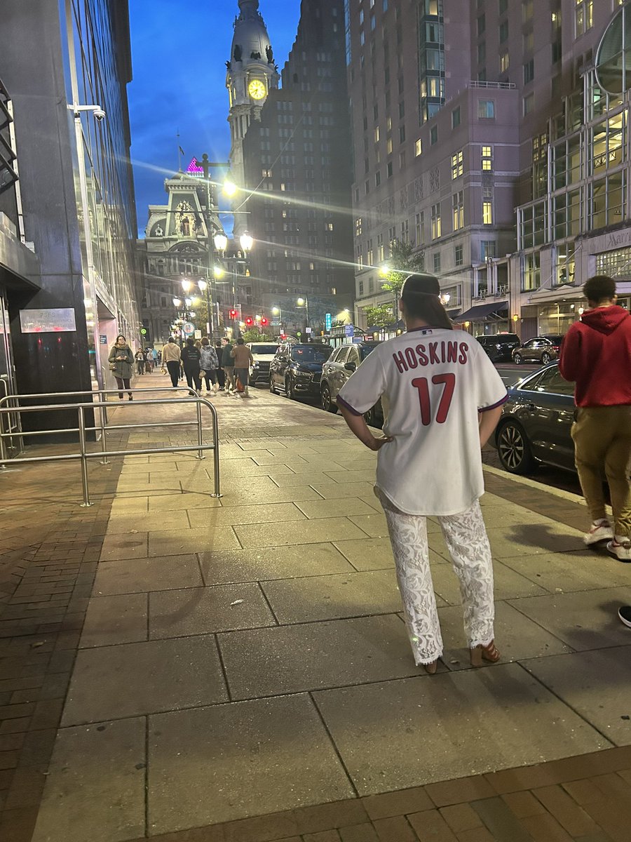 gritty_kitty19's tweet photo. @Phillies better pull out a win on my wedding weekend! https://t.co/dleCq1pJMB