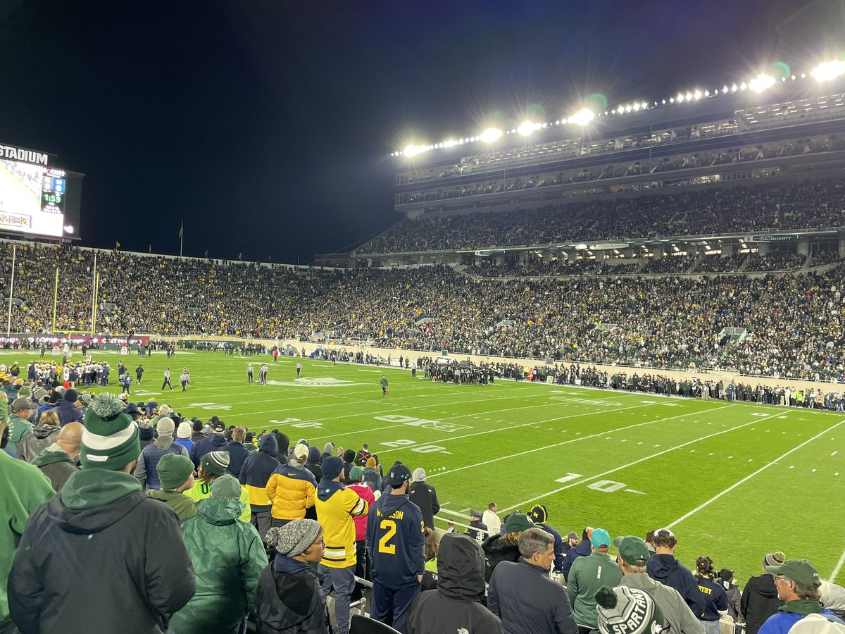 Ms_Varney_'s tweet photo. Go Green 💚🤍 https://t.co/j3xNn43LAW