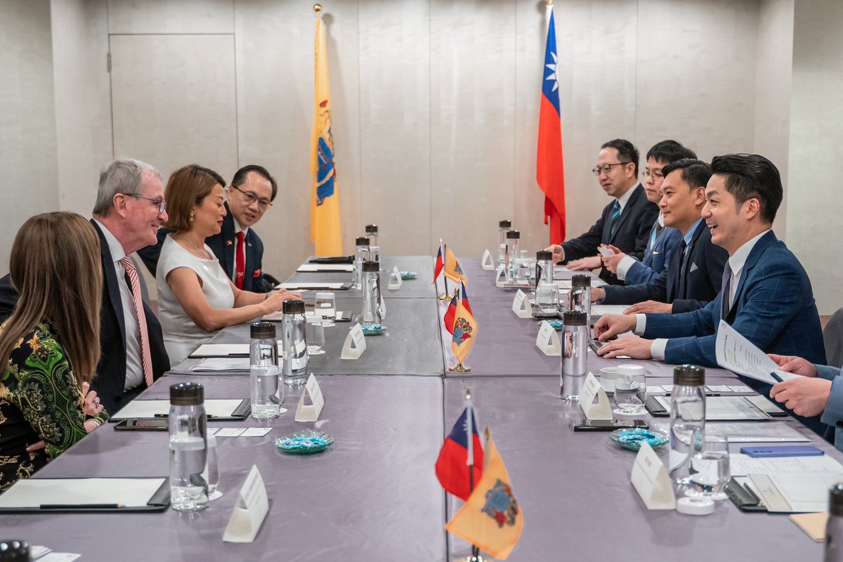 蔣萬安 Wanan Chiang (@wananchiang) on Twitter photo It was great to receive a fellow #UPENN alumni <a href="/GovMurphy/">Governor Phil Murphy</a> . Taipei and New Jersey are both renowned for their innovative startups and bases for high-tech talents. With this opportunity, we discussed stronger collaborations between both sides.
I wish your trip in Taipei well. It was great to receive a fellow #UPENN alumni <a href="/GovMurphy/">Governor Phil Murphy</a> . Taipei and New Jersey are both renowned for their innovative startups and bases for high-tech talents. With this opportunity, we discussed stronger collaborations between both sides.
I wish your trip in Taipei well.