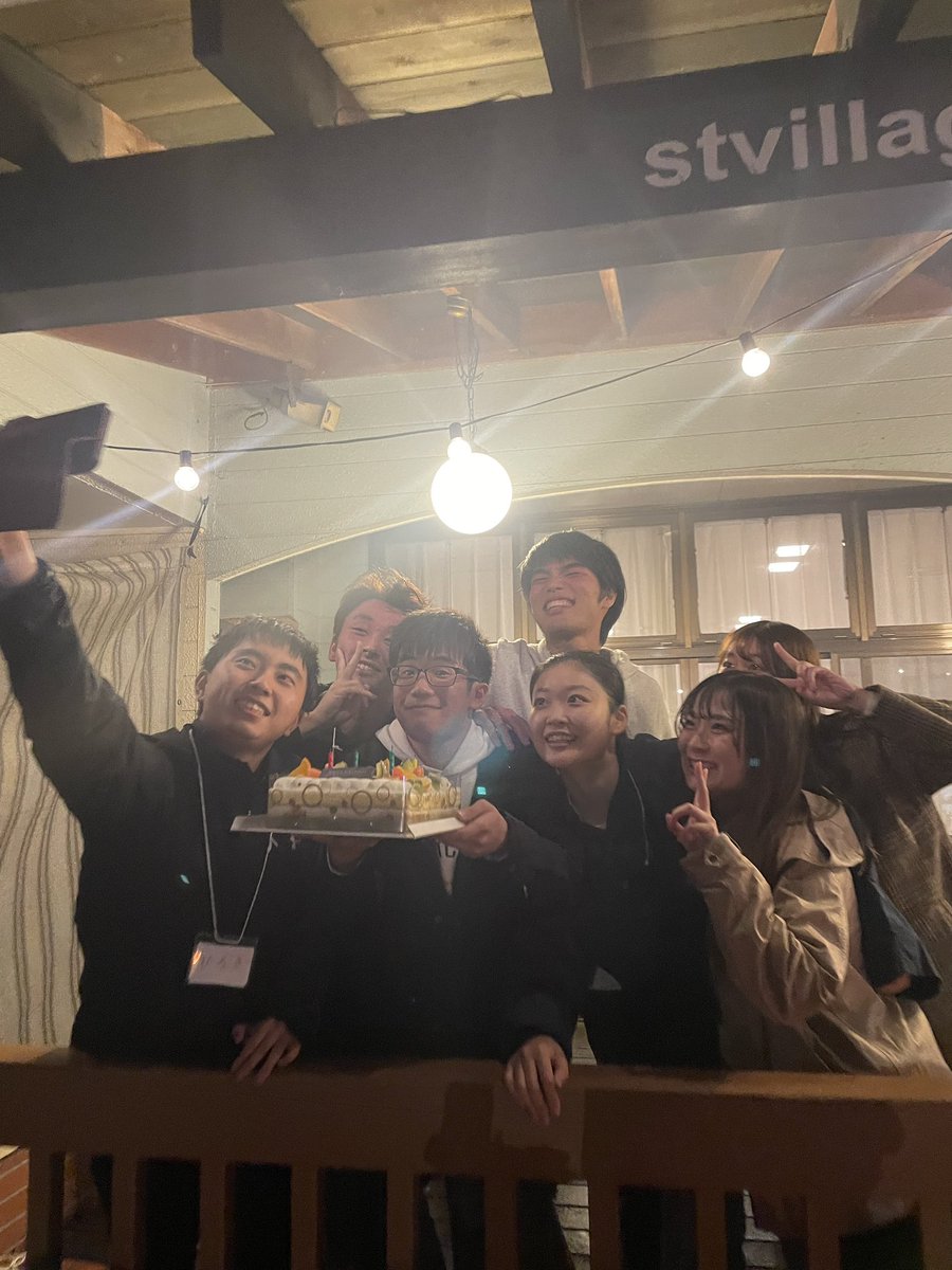 p8eks's tweet image. 1年ぶりの河口湖！
みんなで語りながらのBBQ、最高すぎた🍖

#秋の河口湖によっちゃばれ〜
#ヒガシダ・ファミリア
#TABIPPO学生支部