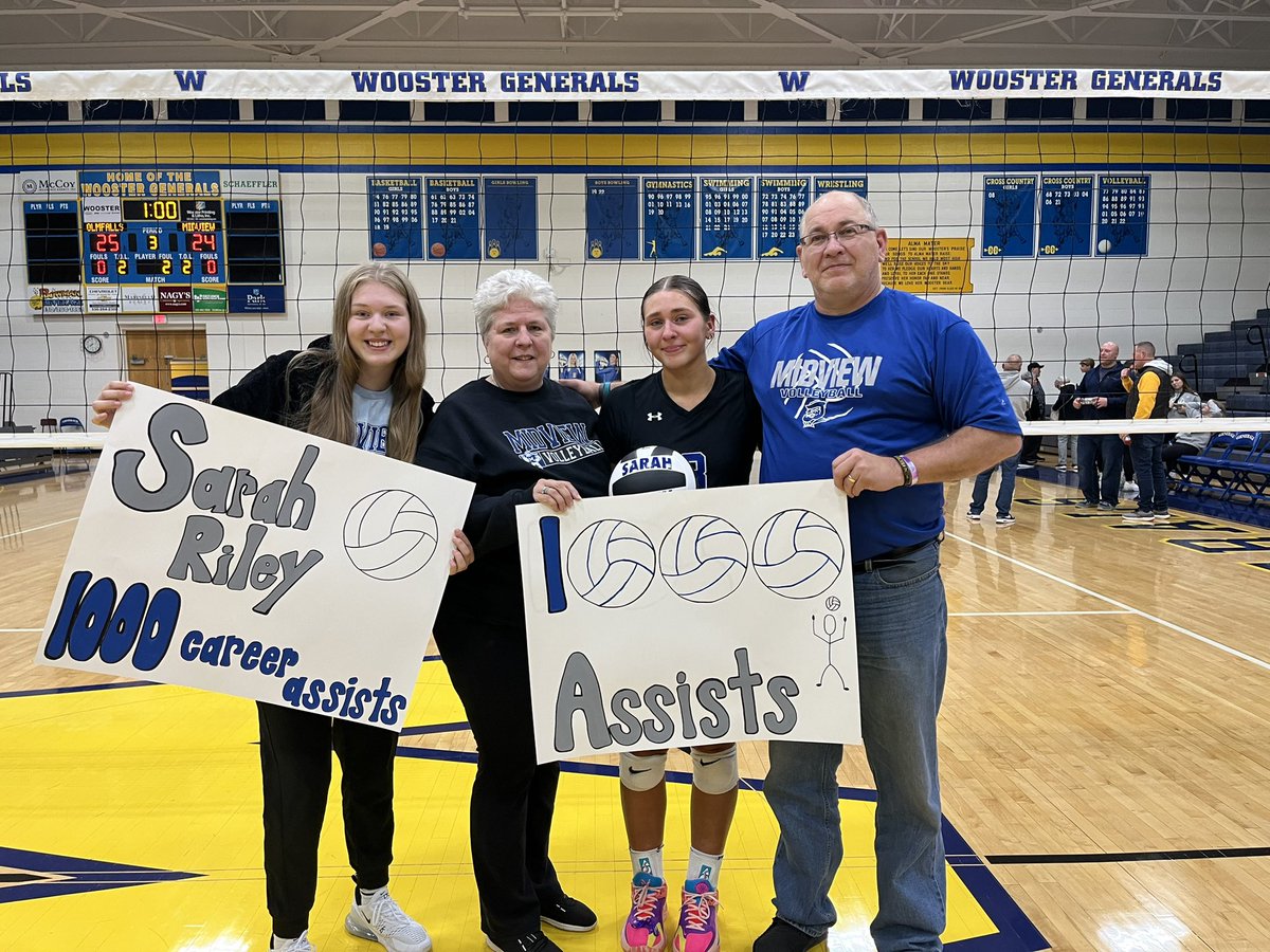 MiddieVball's tweet photo. a BIG congratulations to senior setter @sarahrileyyy7 for becoming the newest member of the 1000 career assist club!!! Hard work pays off! There are going to be big shoes to fill next year 💙 https://t.co/4Uiut3XJm4