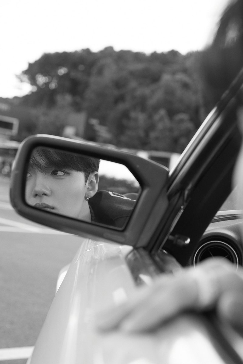 teuverse_id's tweet photo. [TRANS] 🐰
221023

Foto aslinya :)

@treasuremembers https://t.co/CYhyw0qUqA