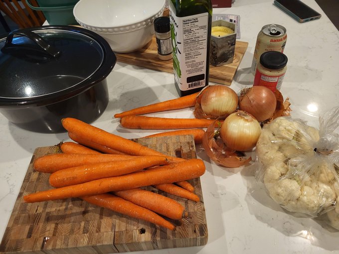 Enough day drinking. Time to make soup #mama #mummy #soup #fall #garlic https://t.co/RDSir7si5u<a href="/tag/mama"class="tags">#mama</a><a href="/tag/mummy"class="tags">#mummy</a><a href="/tag/soup"class="tags"><span>#soup</span></a><a href="/tag/fall"class="tags"><span>#fall</span></a><a href="/tag/garlic"class="tags"><span>#garlic</span></a>