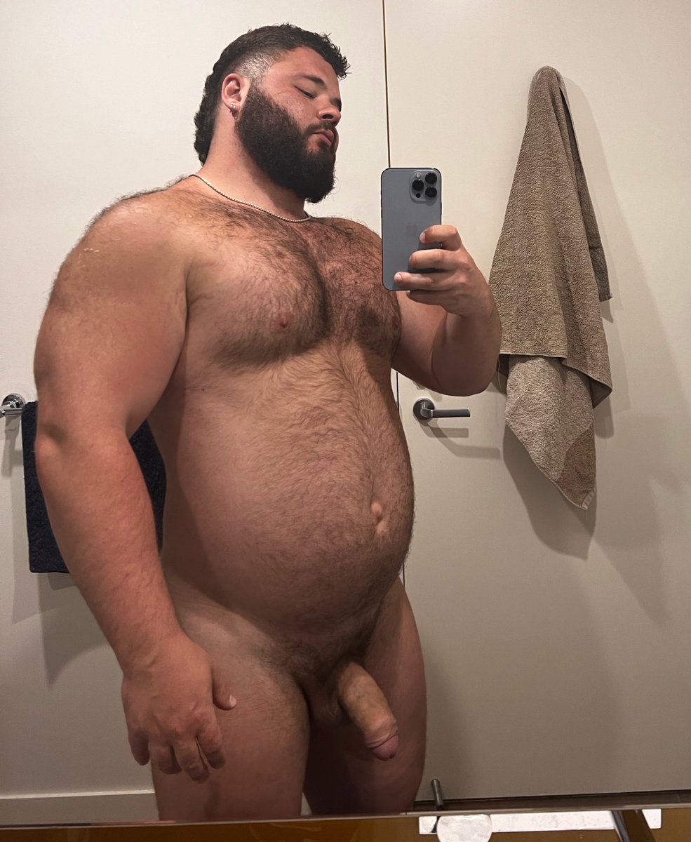 meatyhenri's tweet photo. Who wants to cuddle https://t.co/kMECAVcWcz