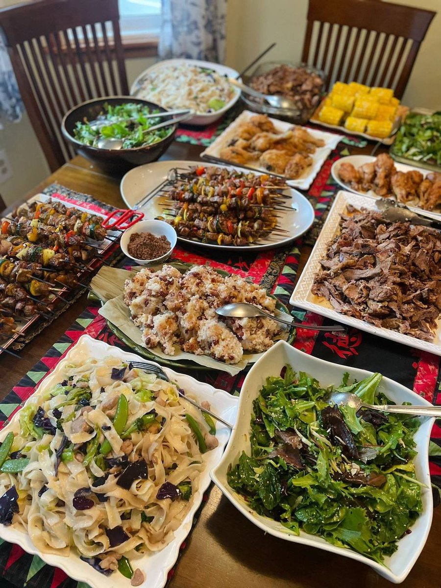 Ana3684I's tweet photo. BBQ nights are the best nights! A big shoutout to our hosts for making our evening so special. 🍔🔥 https://t.co/zMkhlcUplD