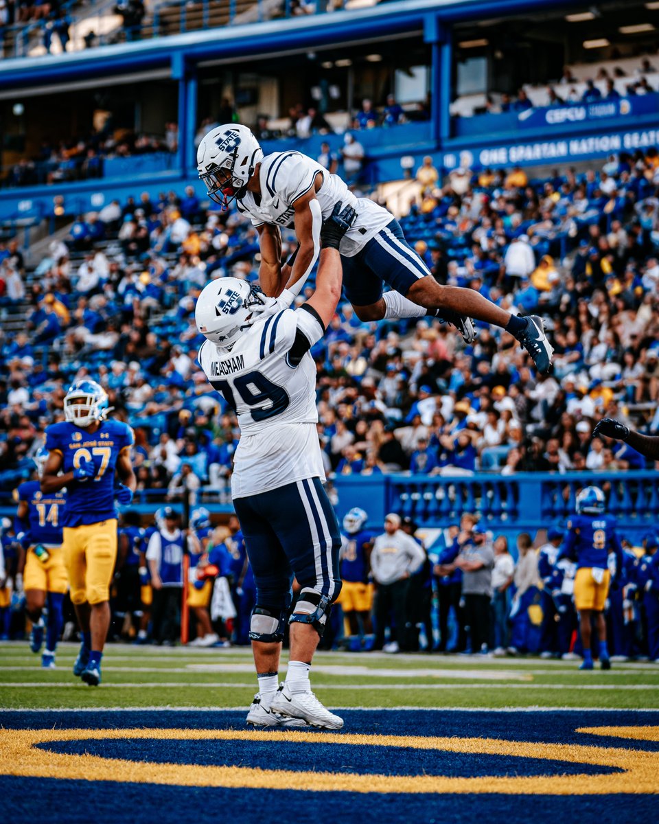 We can confirm that <a href="/MicahDavis22_1/">Micah Davis</a> can fly! 🫡✈️

#AggiesAllTheWay
