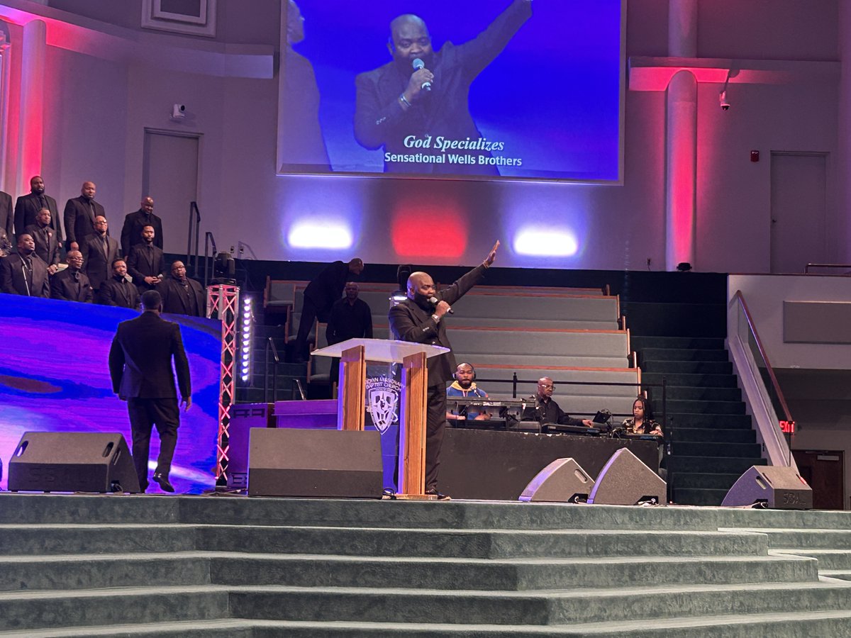 BrownBaptist's tweet photo. It's not ENDING like THIS! 🙌🏽 Meet us at our SOUTH CAMPUS, 7200 SWINNEA RD, for 8 am and 11 am service with the men of Brown and special guest Pastor, Arthur Jackson III, Miami, FL! 💙
#brownbaptist #yearofhousing #bmbc #mensweekend #mensmonth #worship #church https://t.co/Rvx0UlcrXg