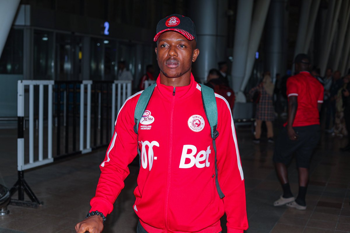 SimbaSCTanzania's tweet photo. Kikosi kimefika salama jijini Cairo, Misri. #WenyeNchi #NguvuMoja https://t.co/x6u1k1yq00