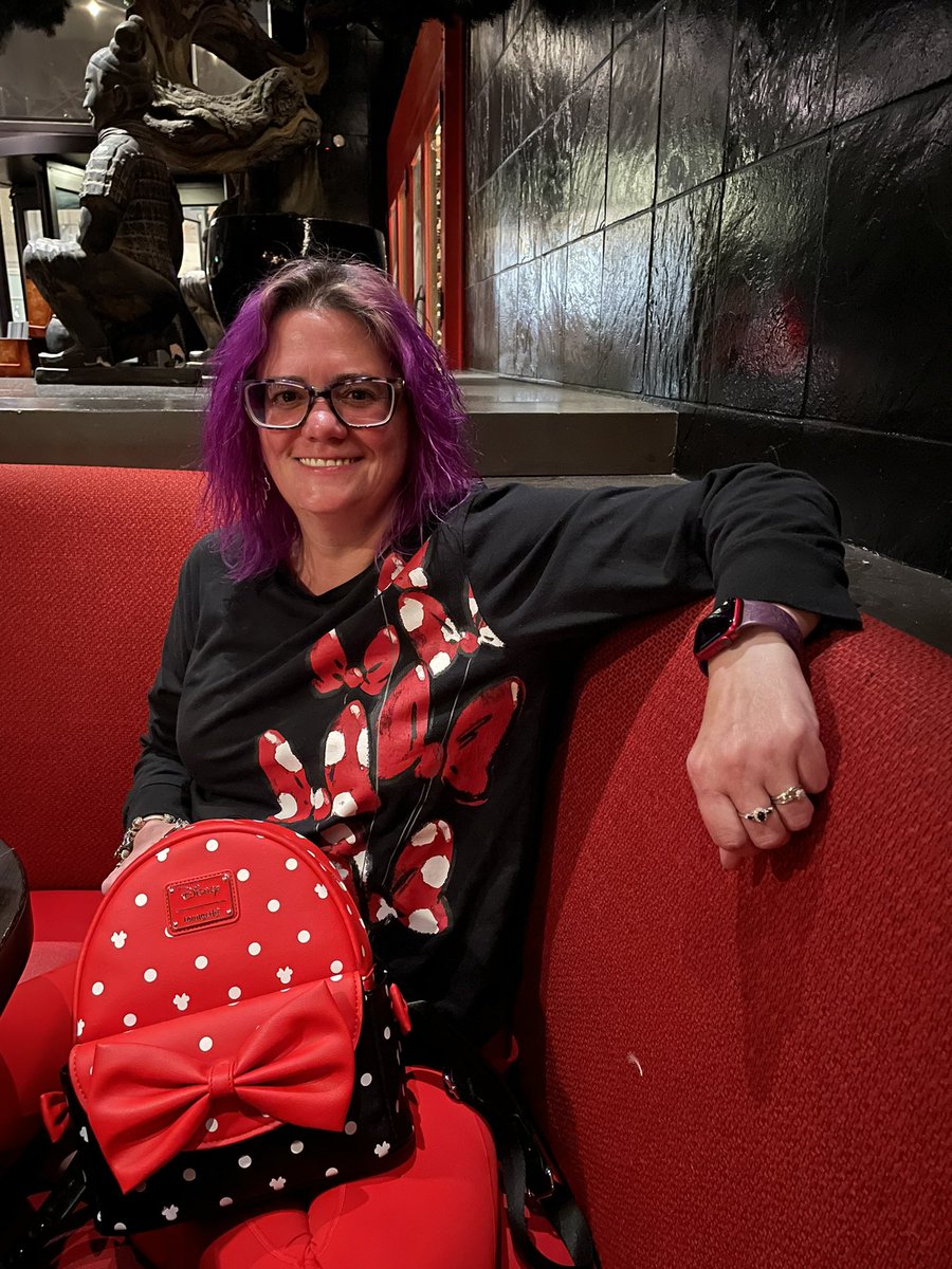 FieroFun's tweet image. I match the decor! Feeling like #MinnieMouse #rockingthedots #datenight