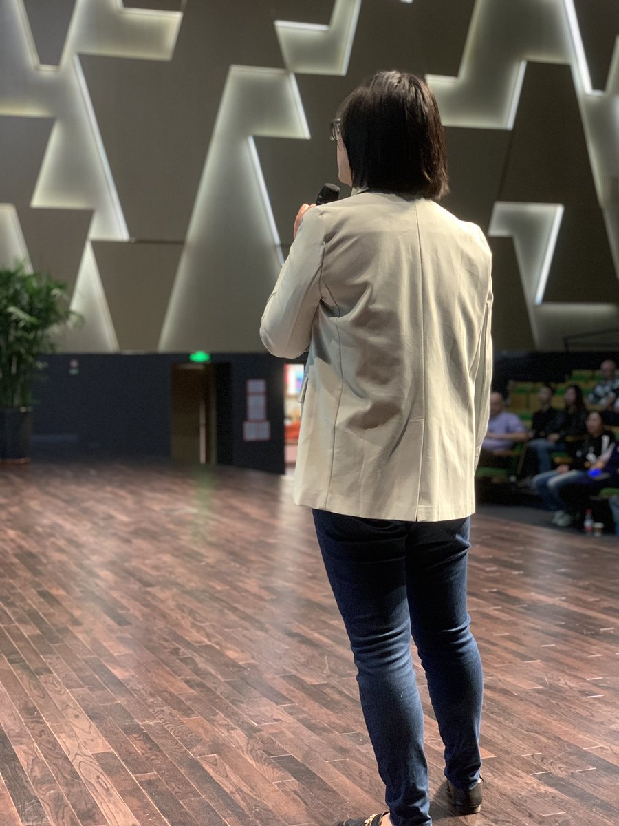 watnunu's tweet image. Leona Shen sharing her spark “When writing meets AI in the younger years”  #ACAMISTech #KeystoneBeijing