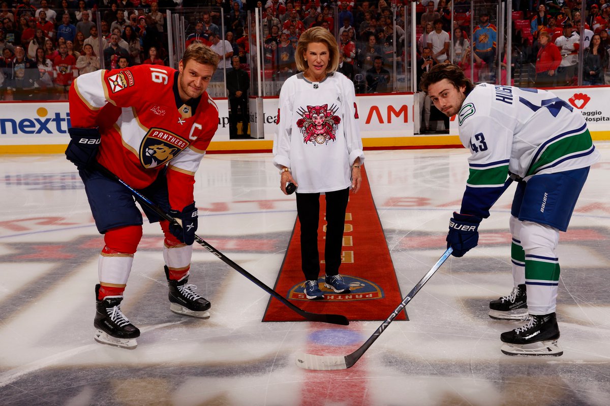 Our Captain Sasha Barkov and Canucks captain Quinn Hughes were joined by founder of @thepromisefund Nancy Brinker for tonight’s ceremonial puck drop to celebrate Pink in the Rink Night 🩷