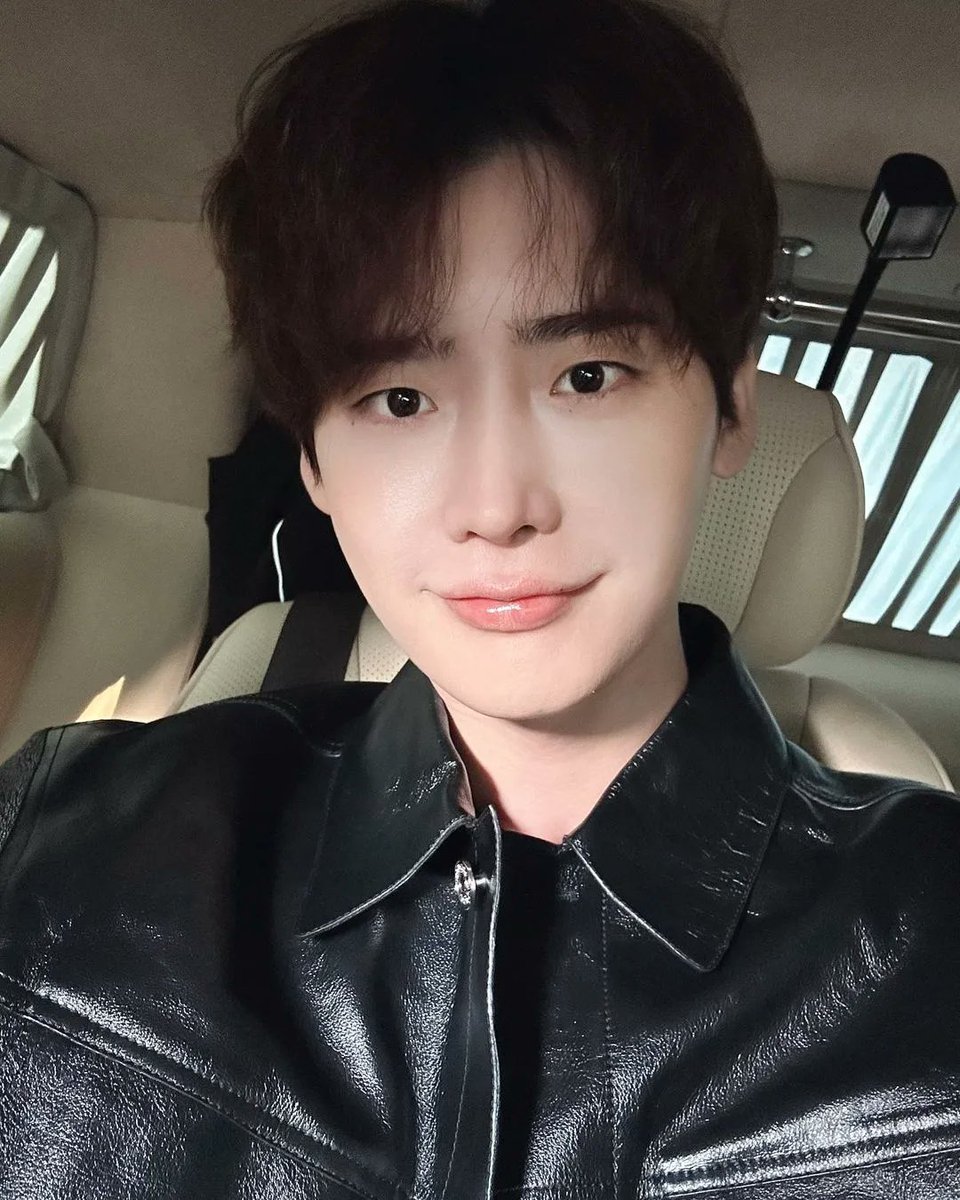 lhj6239's tweet photo. @jongsuk0206
감사합니다❤️
#dearmywith
이른 여름부터 늦가을까지 투어하느라 애썼어요!스텝 여러분께도 뜨거운 박수를 보냅니다!👍👏👏👏너무너무 행복했고 즐거웠어요~🤗이제 우리는 그 시간들을 마음에 두고 다음 차기작을 잘 기다리고 있을께요🙏정말정말 고맙고 사랑해요🙆♀️💕
ㅡ https://t.co/hsgvIOS8Gs