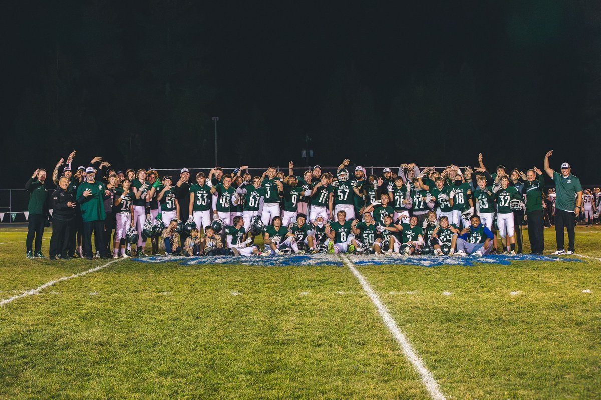 CalvinMikk's tweet photo. Made history last night clinching a 3rd straight League Title on senior night for Lakeside with a 38-0 Win over Colville! We been working a long time for this one and we’re not done yet! Love this team! #3peat @DevinBauer9mile https://t.co/UcD5lbspiE