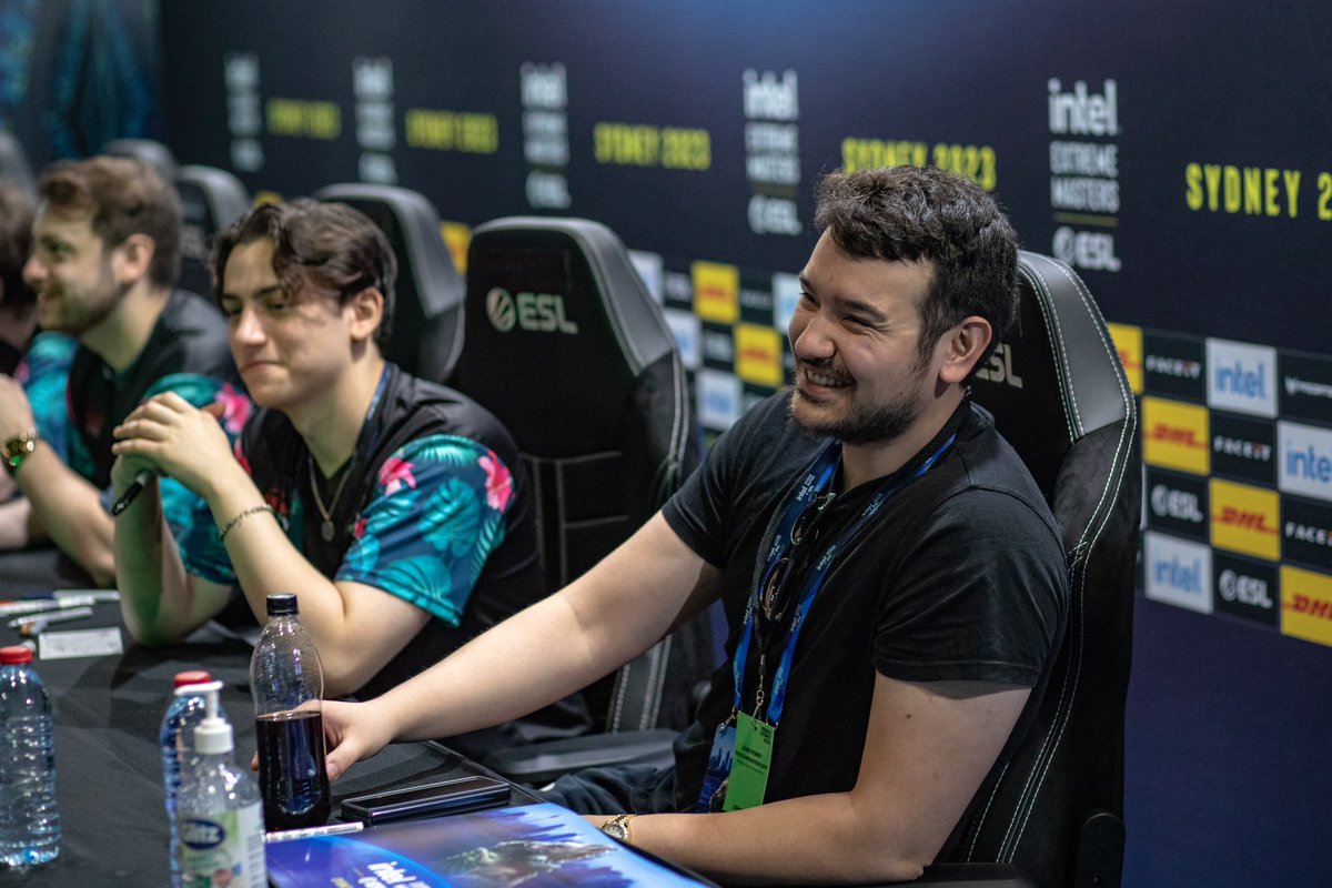 Para (@uhparaa) on Twitter photo Got some 📸 of the <a href="/grayhoundgaming/">GRAYHOUND</a> meet and greet!
So good to see such a great turnout for the boys!
<a href="/ESLAustralia/">ESL Australia</a> <a href="/ESLCS/">ESL Counter-Strike</a> Got some 📸 of the <a href="/grayhoundgaming/">GRAYHOUND</a> meet and greet!
So good to see such a great turnout for the boys!
<a href="/ESLAustralia/">ESL Australia</a> <a href="/ESLCS/">ESL Counter-Strike</a>