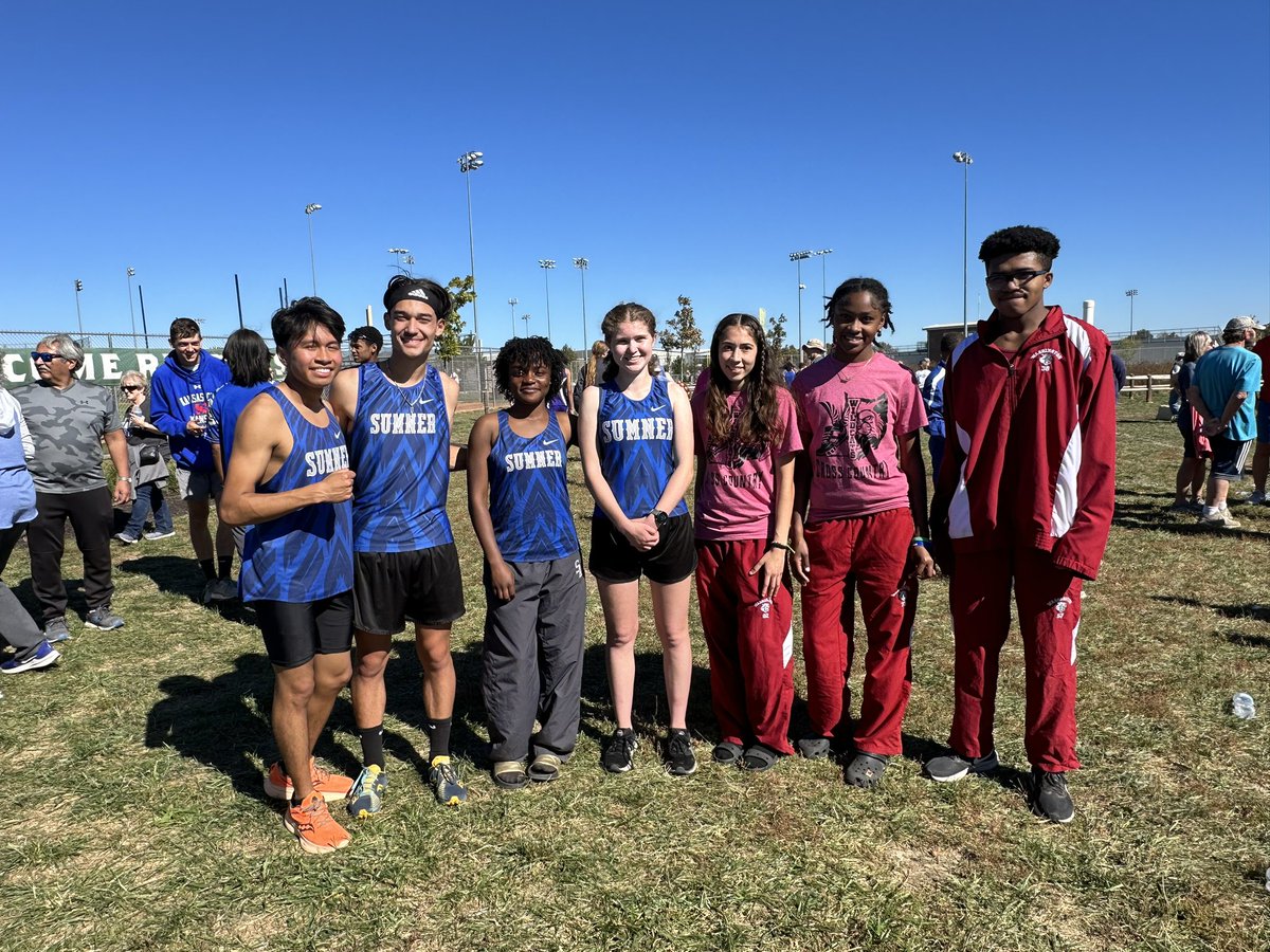 cross_sumner's tweet photo. Congratulations to Sumner Academy &amp; Washington for qualifying runners to 5A State Cross Country. @kckps_sumner @kckschools https://t.co/YD4FoAUo7c