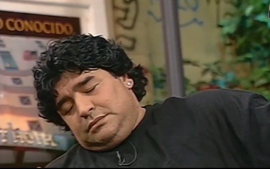 lubbr_'s tweet photo. no tengo casi resistencia al alcohol y encima me da sueño estoy en un cumpleaños y soy este https://t.co/BEDlTeQ9xU