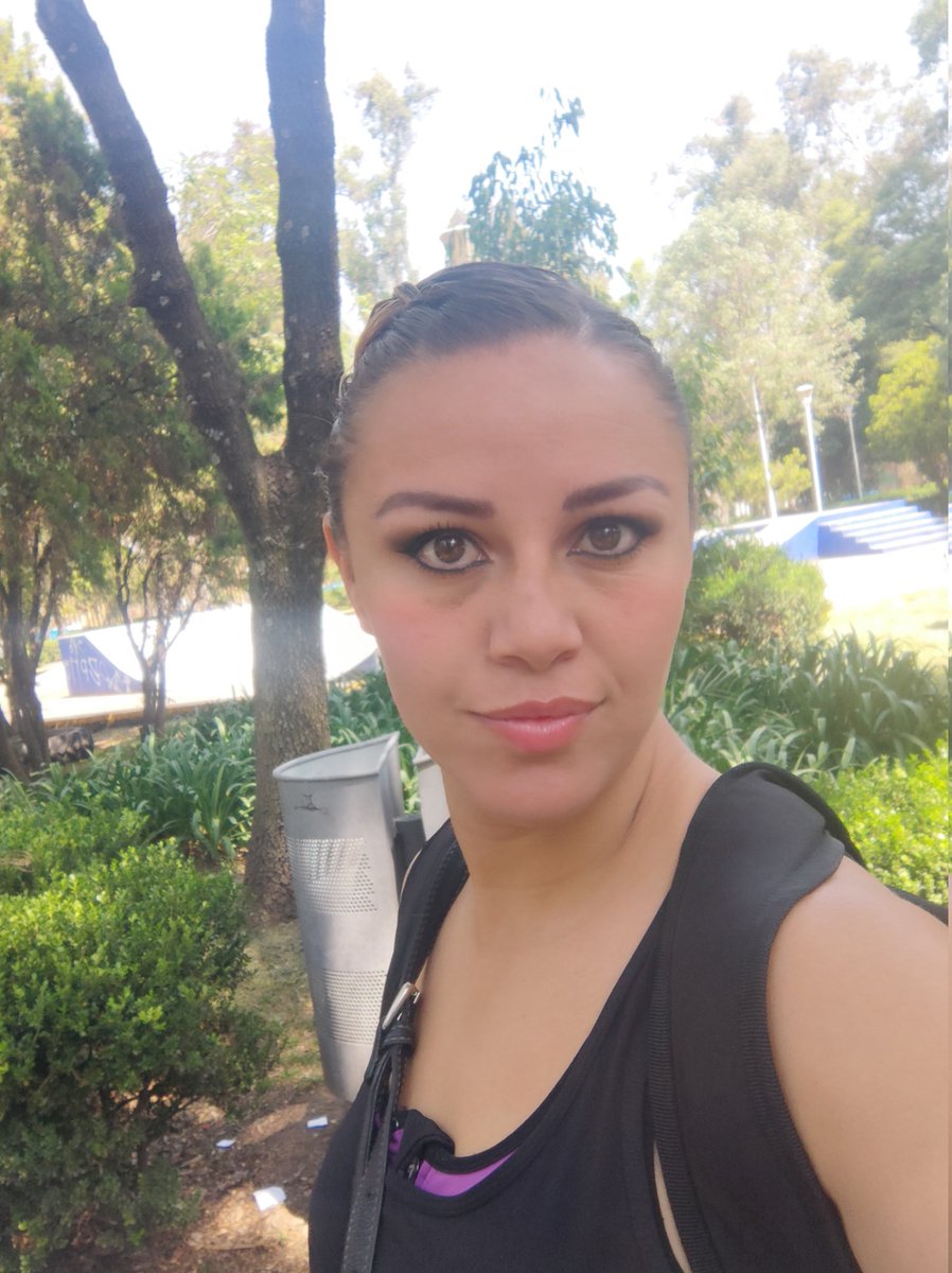 Terminando la semana como Dios manda, al final un buen baño y... Me guste mucho hoy 🙈🙈🙈
Pasen linda noche #LobaFans  los quiero mucho. 
#VamosLoba #LobaMuñoz #LobaCampeona #ZulinaMuñoz  #sabadosdebox #shewolf