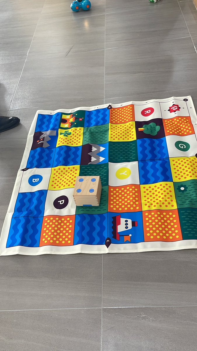 silkjay's tweet image. Such an amazing wooden robot for the youngest learners. #ACAMISTech Playground #AISGZ