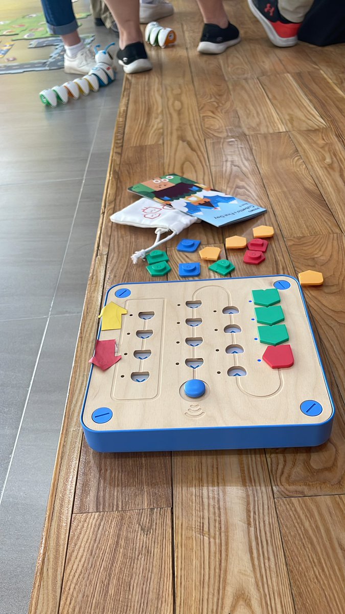 silkjay's tweet image. Such an amazing wooden robot for the youngest learners. #ACAMISTech Playground #AISGZ