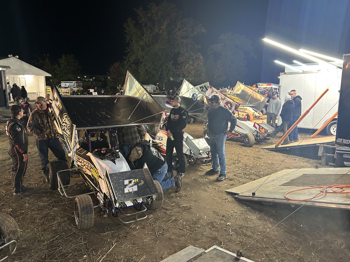 Evaqs's tweet image. Finished and hit the races.