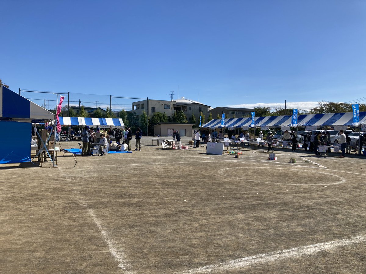 本日、青少年祭りです！晴天に恵まれ、お祭り日和です！合唱団は現在リハーサル中です！出番は11:30-です！
是非、笹目東小学校に遊びにきてください✋