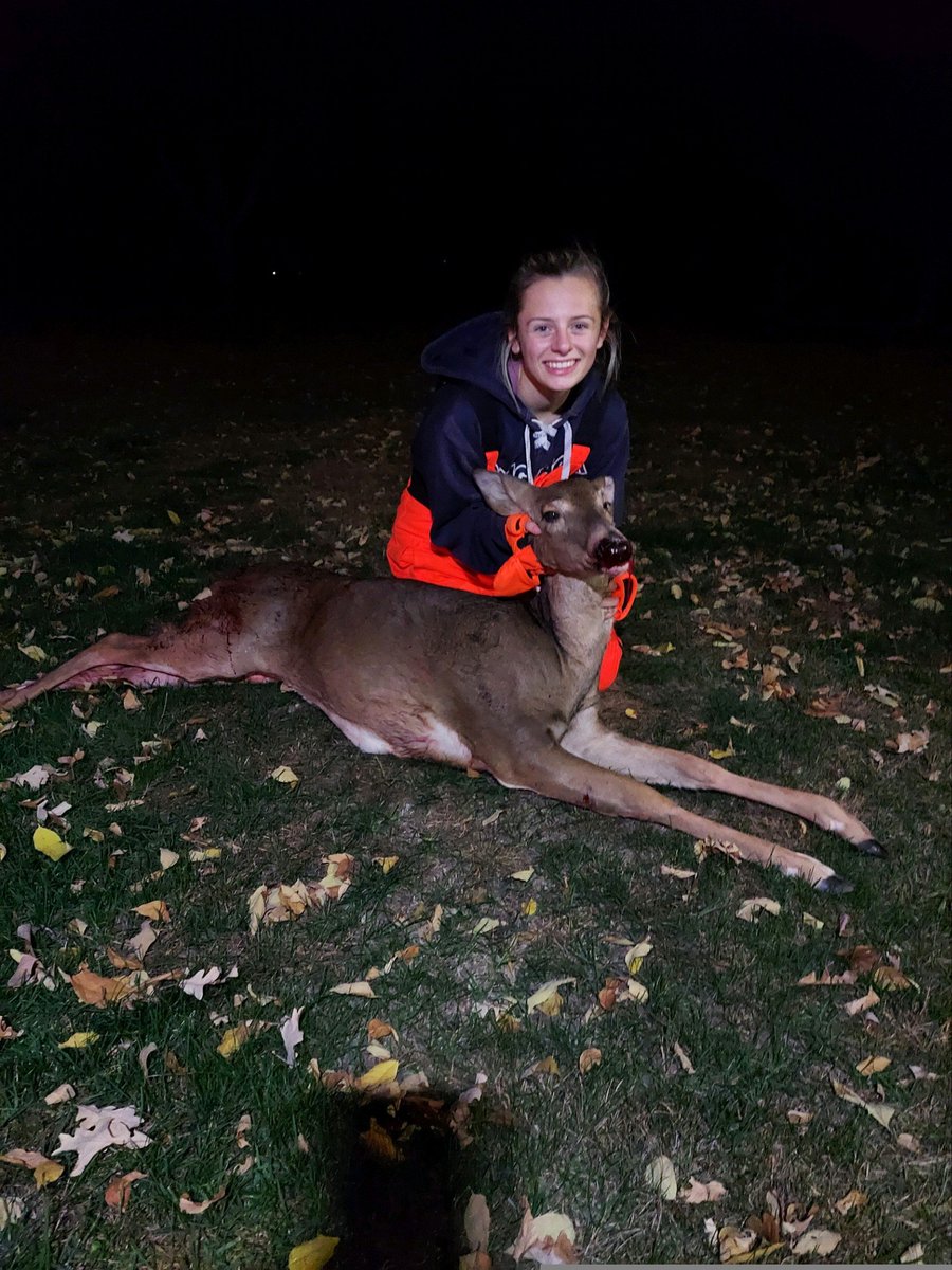ryantodd1308's tweet photo. Sit 3 and 4 was headed towards being a dud from  deer perspective.  Turned into a good harvest for Ava.  A nice mature doe!!!  #daddaughtertime #meatonthetable #mnyouthhunt https://t.co/LC0F0dM2qR