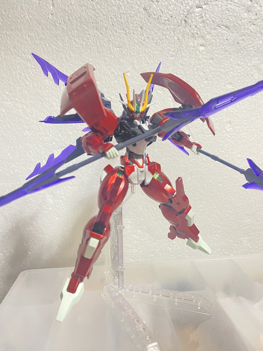 lightman888's tweet photo. 改修に改修を重ねて完成しました✨
ガンダムロンギヌス
一枚目からまさかこんなに変わるとは思わなかった笑
オリジナル機体作るの楽しいですね😄
もっと手を加えたいけどもう少し技術があがったらまた手を加えたいな😅
 #ガンプラは自由だ 
 #ガンプラはどんな自由な発想で作ってもいいんだ https://t.co/6gG1fyMsTD