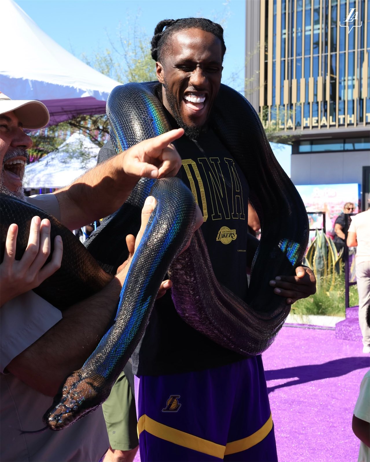 Los Angeles Lakers on X: "Lakers Family Picnic Day 🤗  https://t.co/Ttq2pIP4yj" / X