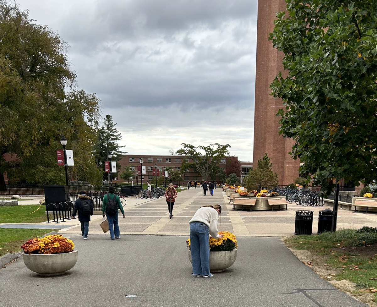 #collegevisit # 5 during @AlvinISD #fallbreak was to @UMassAmherst and their fantastic #honorscollege. Very impressive member of the @5Colleges consortium