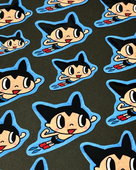 ご安心ください! ニャトムとサファイアのステッカーも ちょっとだけど作ってますよ〜!  #キチムシ