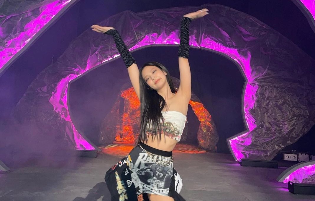 dollstopia's tweet photo. This is the face of someone who is really happy with her life! Y sí, ya sé que la cara de culo siempre la tengo presente, pero hoy me siento tan feliz que mi rbf no quiere dejarse notar >< ¿Será que hacemos otro show un poco más largo? 

𝑛i𝕟a'𝓈 𝓁ove ౨ৎ 𝚗ote𝕓ook https://t.co/lGanGCLAZE