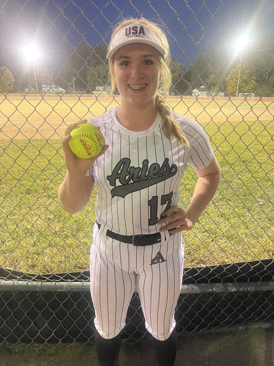SophiaSchlader's tweet photo. Reminder to always be ready! They were trying to intentionally walk me… 
Walk-off 3 run home run! 💣

@iowa_aries @LegacyLegendsS1 @ExtraInningSB @BrenttEads @thealliancefp @SBRRetweets @TopPreps @IHartFastpitch @AndyDJesus https://t.co/ndd3Ql8piP