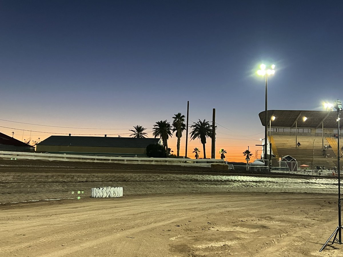 A beautiful sunset at Imperial County Fairgrounds tonight for the open wheel sprint car show. <a href="/OpenCompSprints/">So-Cal Open Comp Sprint Cars</a>