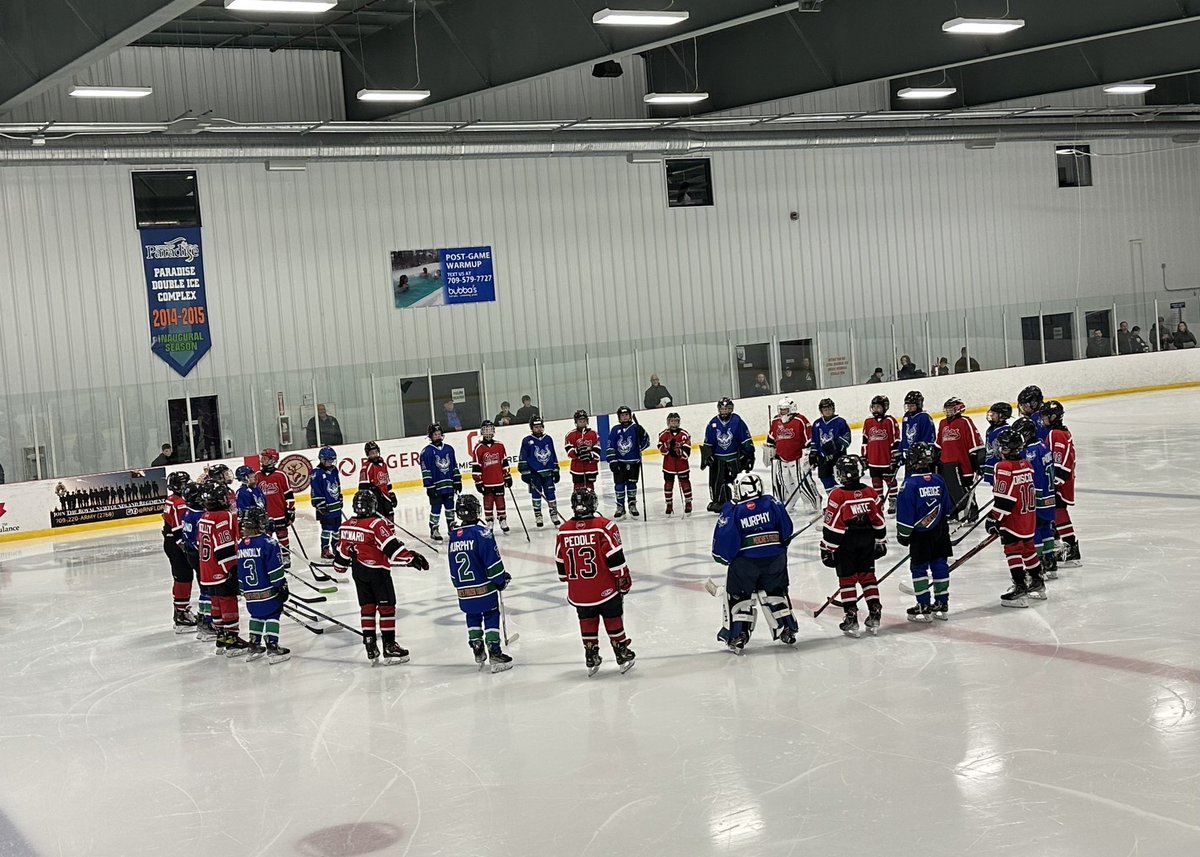 Moment of silence for Lincoln Walsh before puck drop at tonight’s exhibition game against Paradise Warriors.

#SticksForLinc