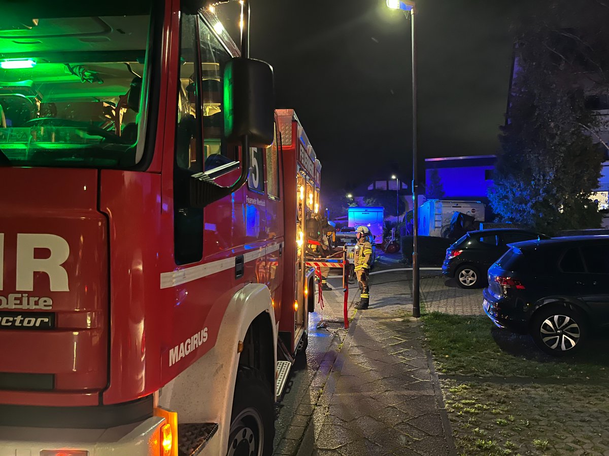 FWMeerbusch's tweet photo. Verkehrsunfälle, Brände und eine ausgelöste Brandmeldeanlage - die @FWMeerbusch hatte am Wochenende einiges zu tun. 
Hier könnt ihr unseren Bericht lesen 👇
https://t.co/7qkkMwQCWd https://t.co/BfaqGZDI5O