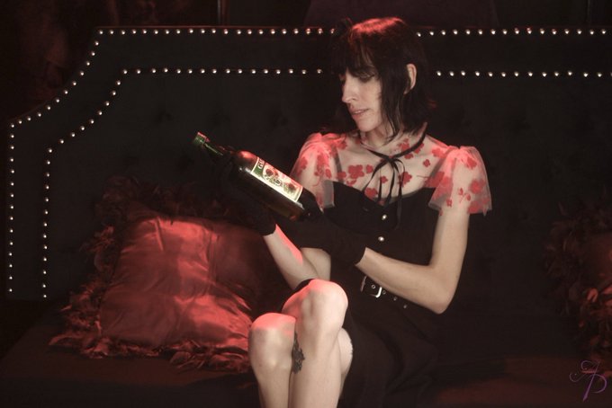 Opulence! 🍸🩸🖤  📸: @JacobStyle_xxx https://t.co/bqoC6JEIs7<a class="tags" href="/tag/jacobstyle_xxx">@jacobstyle_xxx</a>