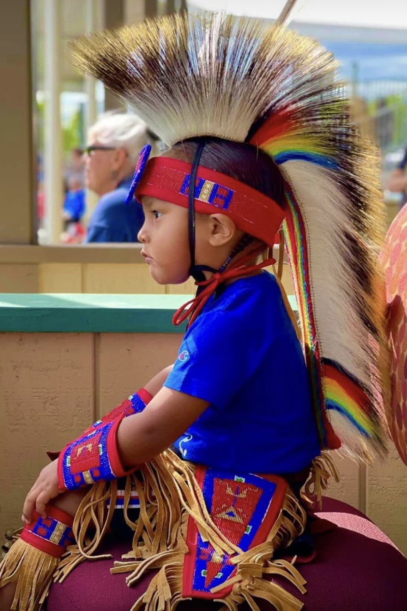 Little warrior’s powwow regalia is absolutely amazing — wouldn’t you agree?